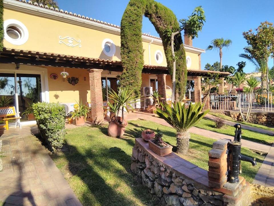 Villa Bora-Bora Pera Luaran gambar